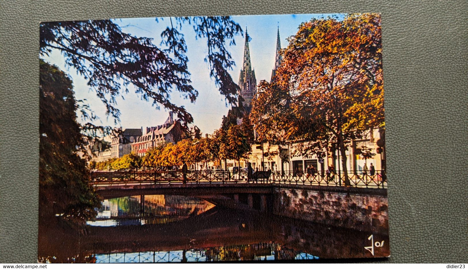 LOT 91  CARTES DE BRETAGNE MONUMENTS DE BRETGNE CIMETIERE EGLISE CALVAIRE CHAPELLE VITRAUX RETABLE CRYPTE