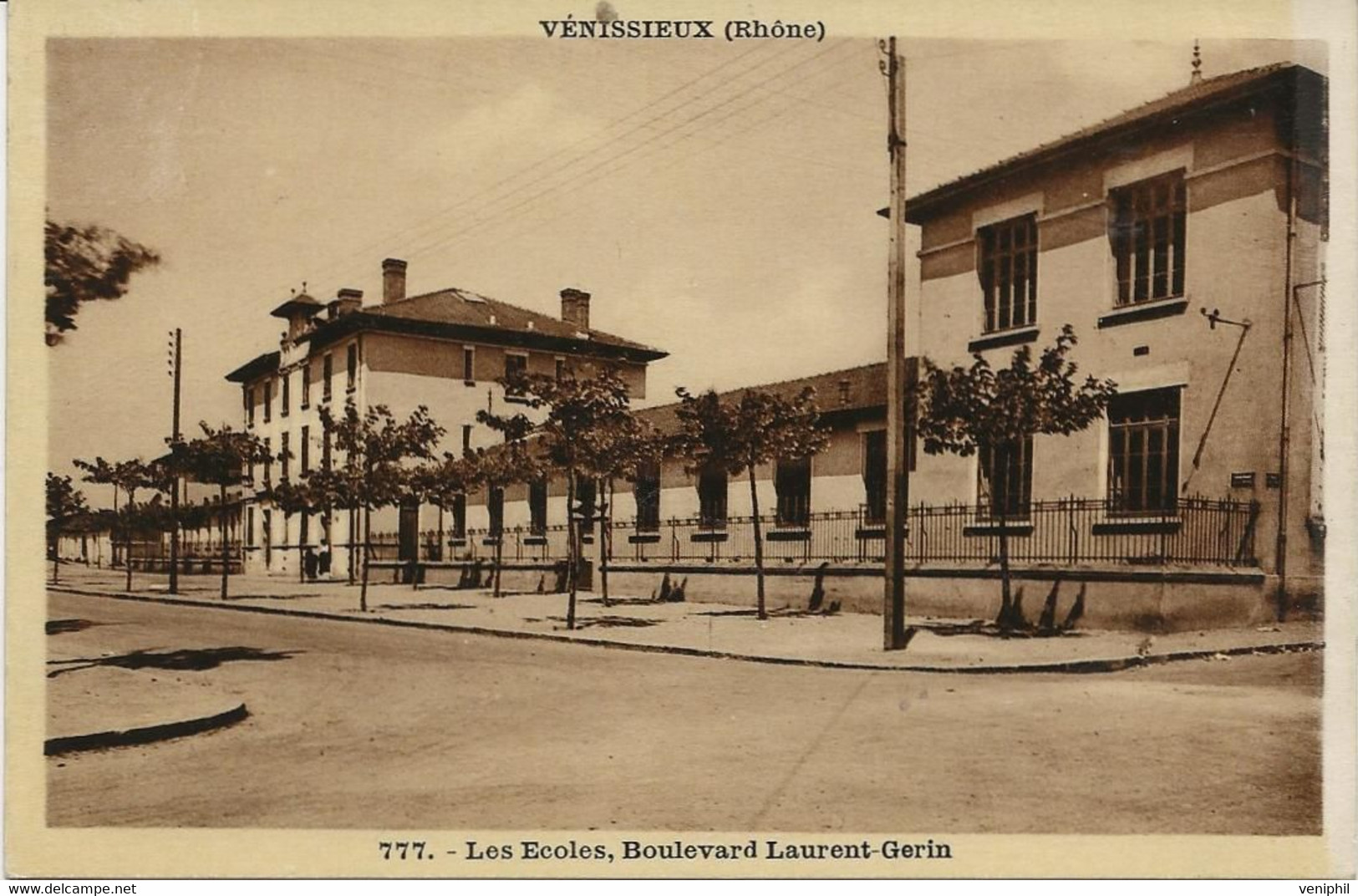 VENISSIEUX (RHONE) LES ECOLES ,BOULEVARD LAURENT-GERIN - ANNEE 1937 - Vénissieux