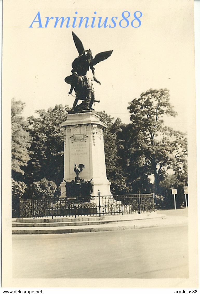 France, 1940 - Chaumont, Haute-Marne - Monument Aux Morts De 1870-71 - Luftwaffe - Aufklärungsgruppe 21 - Wehrmacht - Guerra, Militari