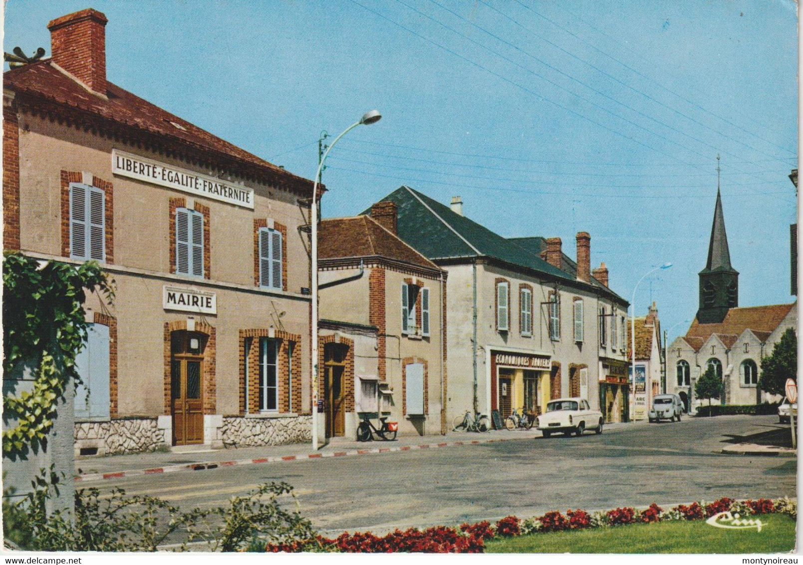 Loiret : AMILLY : Le  Bourg  , Voiture  Peugeot-citroën , Mairie  , Cim - Amilly