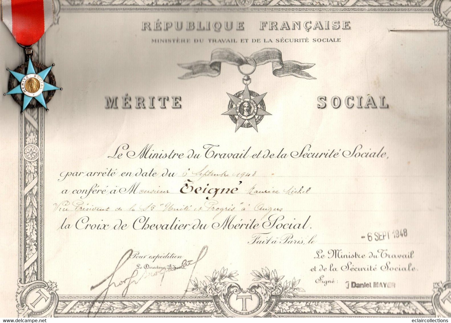 Diplôme De Mérite Social Avec Sa Médaille De La Croix De Chevalier  Au Président Unité Et Progrès Angers 49 - Diploma's En Schoolrapporten