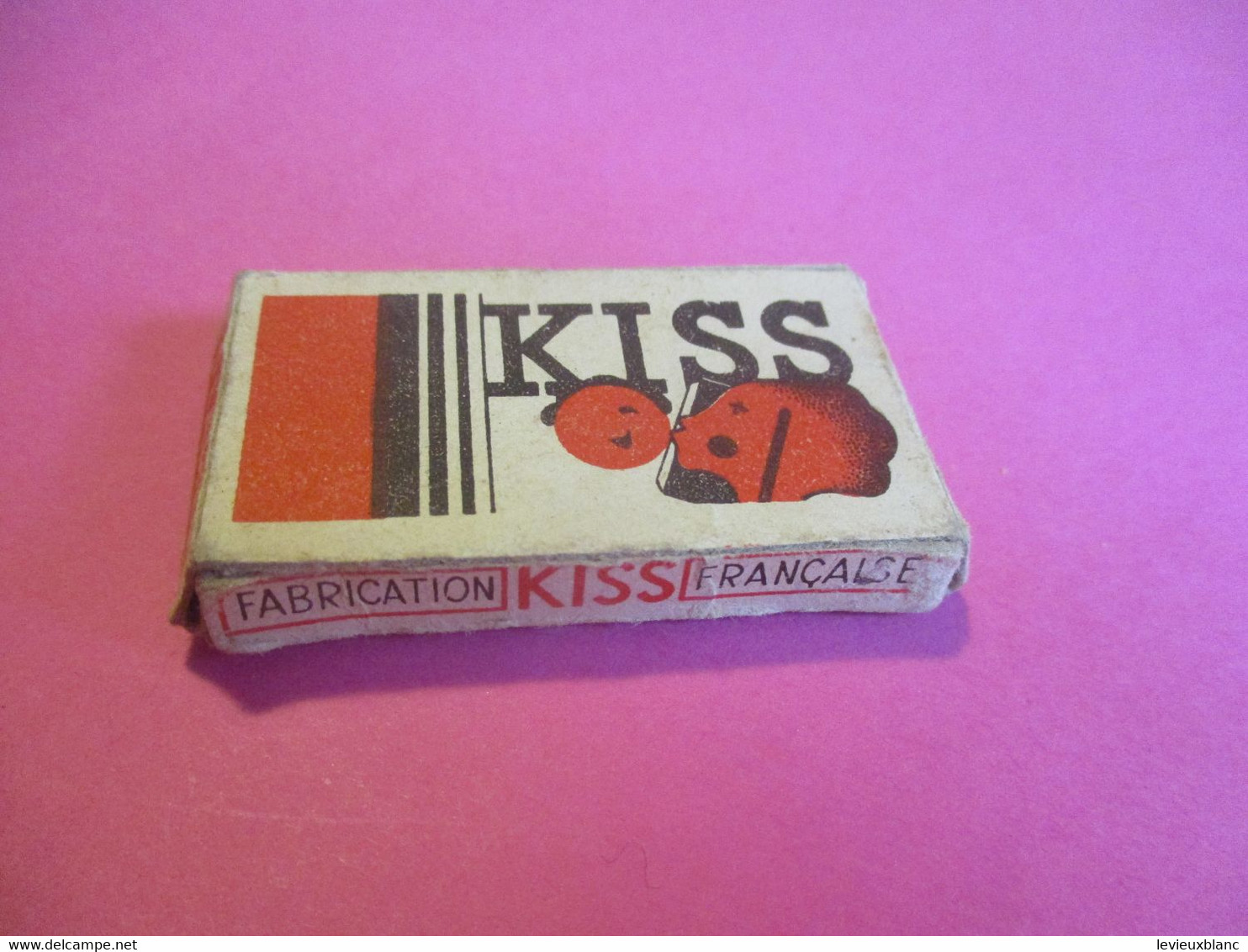 Etui Carton 5 Lames De Rasoir/Avec 4 Lames Inutilisées/KISS Bleue / La Lame Superfine/France/ Vers 1930-50     PARF213 - Lamette Da Barba