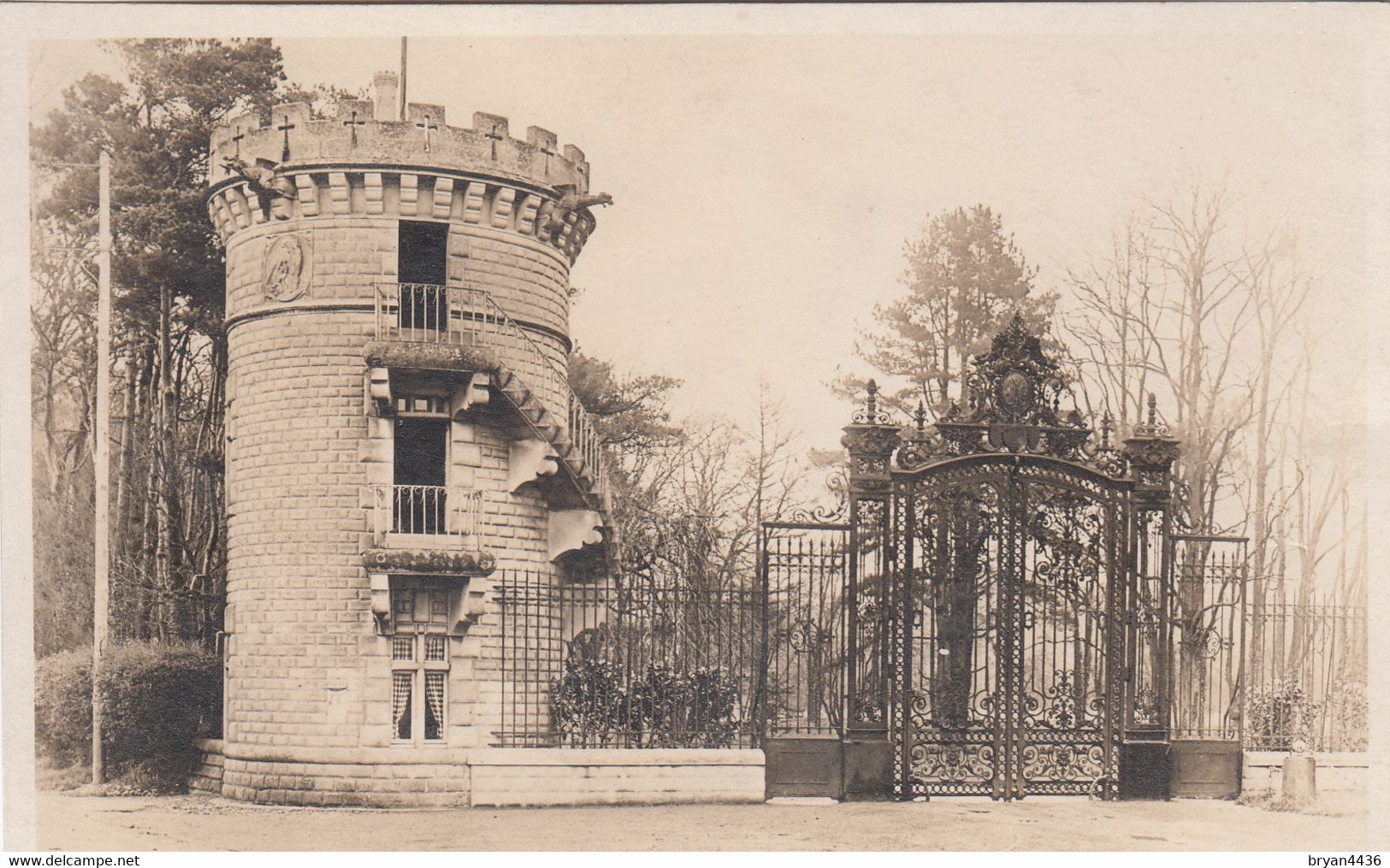 CARTE PHOTO - HEROUVILLE - Entrée Du Chateau De BEAUREGARD - VOIR SCANS - Herouville Saint Clair