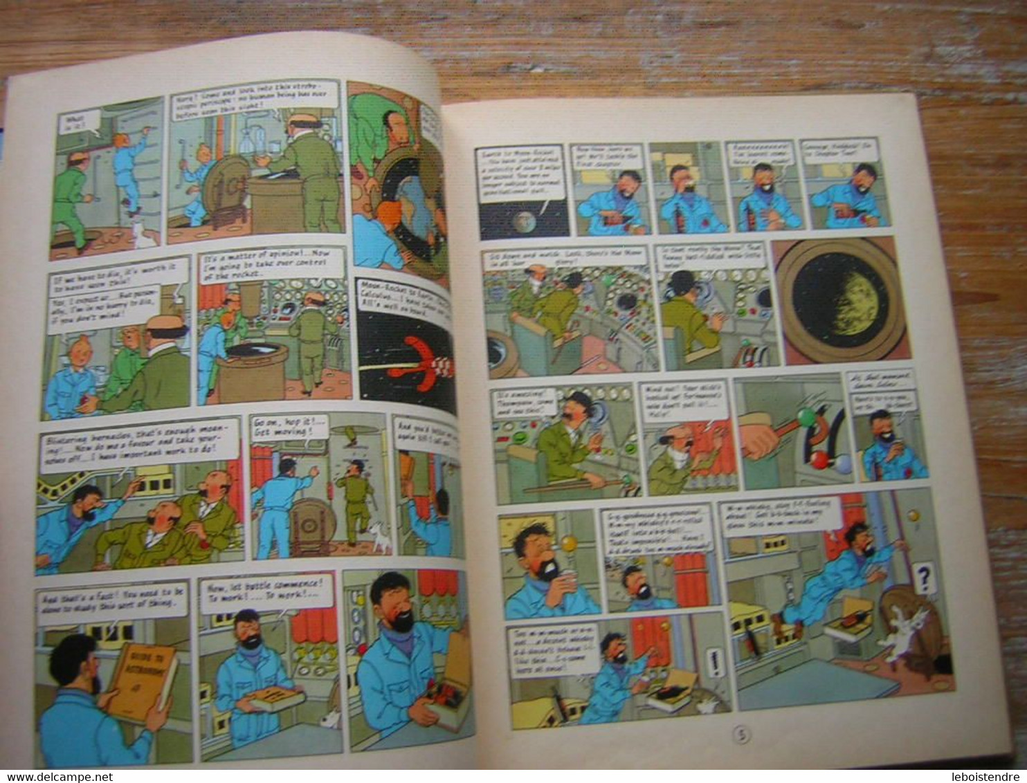 HERGE THE ADVENTURES OF TINTIN  EXPLORERS ON THE MOON  on a marché sur la lune  1er édition Anglaise 1959 METHUEN