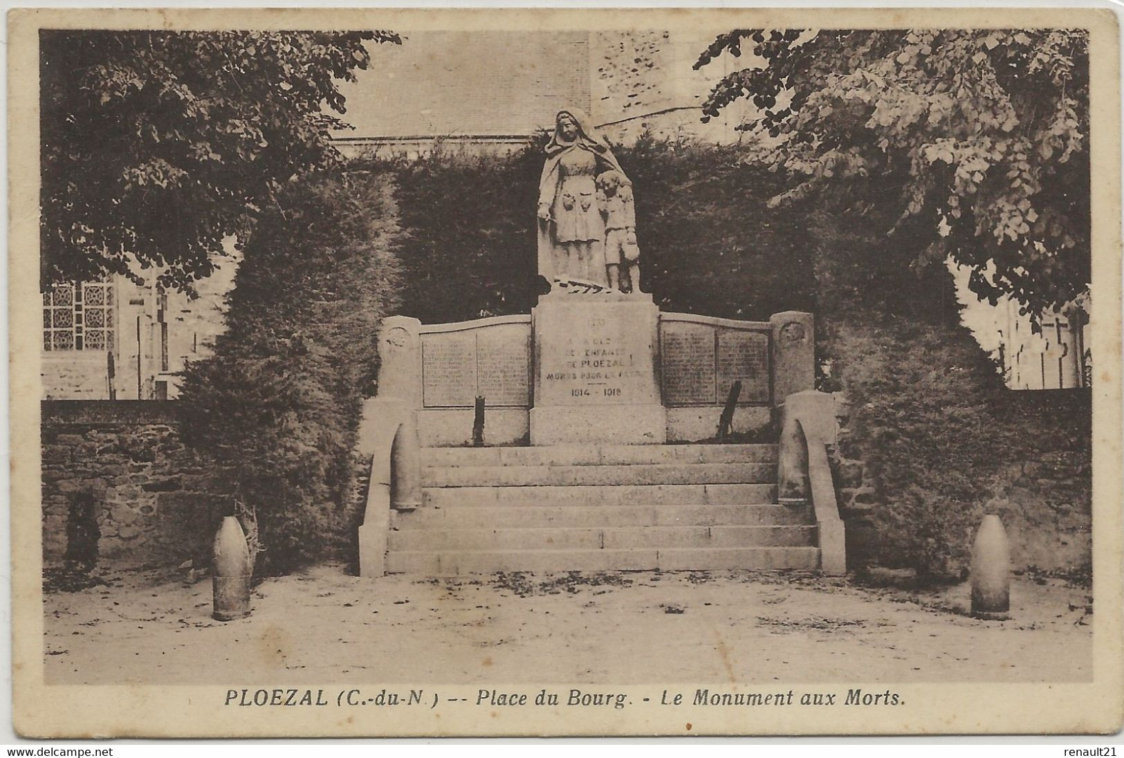 Ploëzal-Place Du Bourg-Le Monument Aux Morts (Légère Pliure Haut à Gauche,voir Scan) (CPSM) - Ploëzal