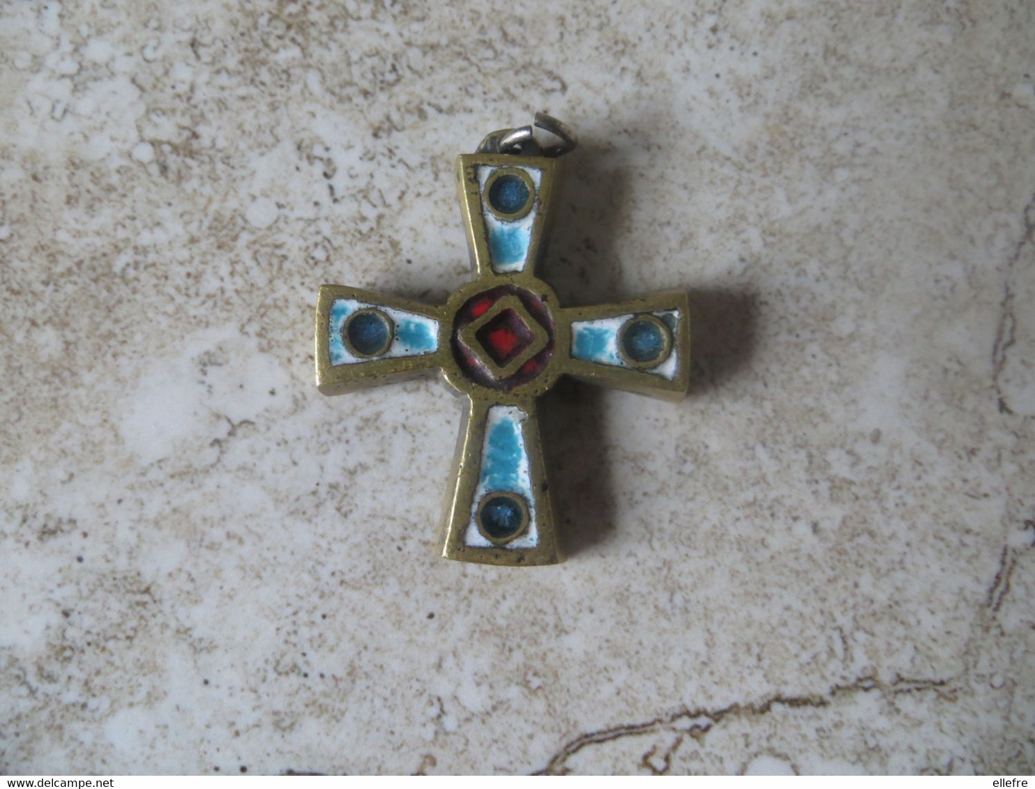 Bijou Pendentif Croix En Métal Plein + Email  Celte Ou Orthodoxe Languedoc ? Avec Branche De Rameaux Au Recto - Etnica