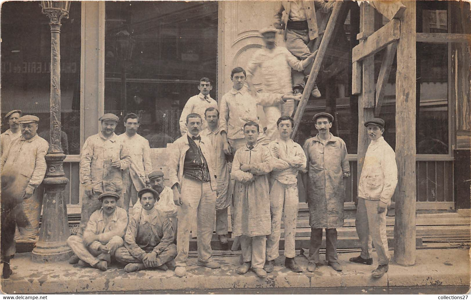 GROUPE-DE-TRAVAILLEUR EN MACONNERIE-CARTE-PHOTO-A SITUER - Artisanat