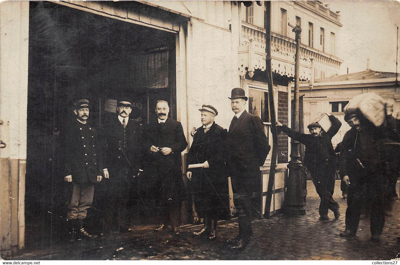 GROUPE-DE-TRAVAILLEUR D'USINE-CARTE-PHOTO-A SITUER - Kunsthandwerk