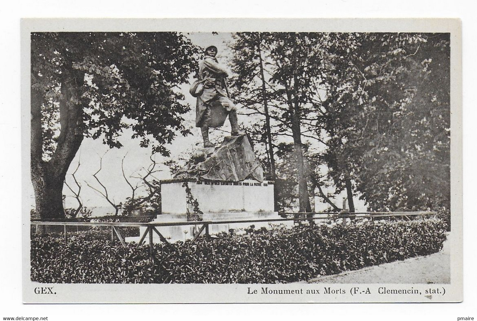 CPA 01 GEX Le Monument Aux Morts - Gex