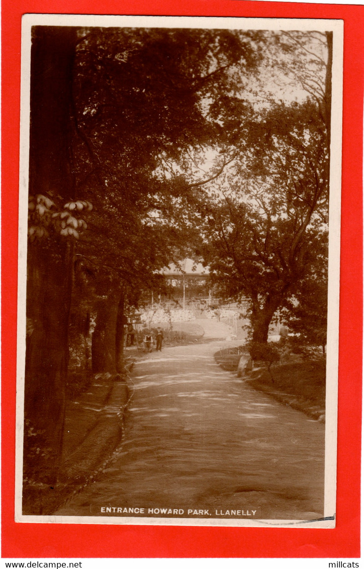 WALES CARMARTHENSHIRE LLANELLY     ENTRANCE TO HOWARD PARK RP  Pu 1936 - Carmarthenshire