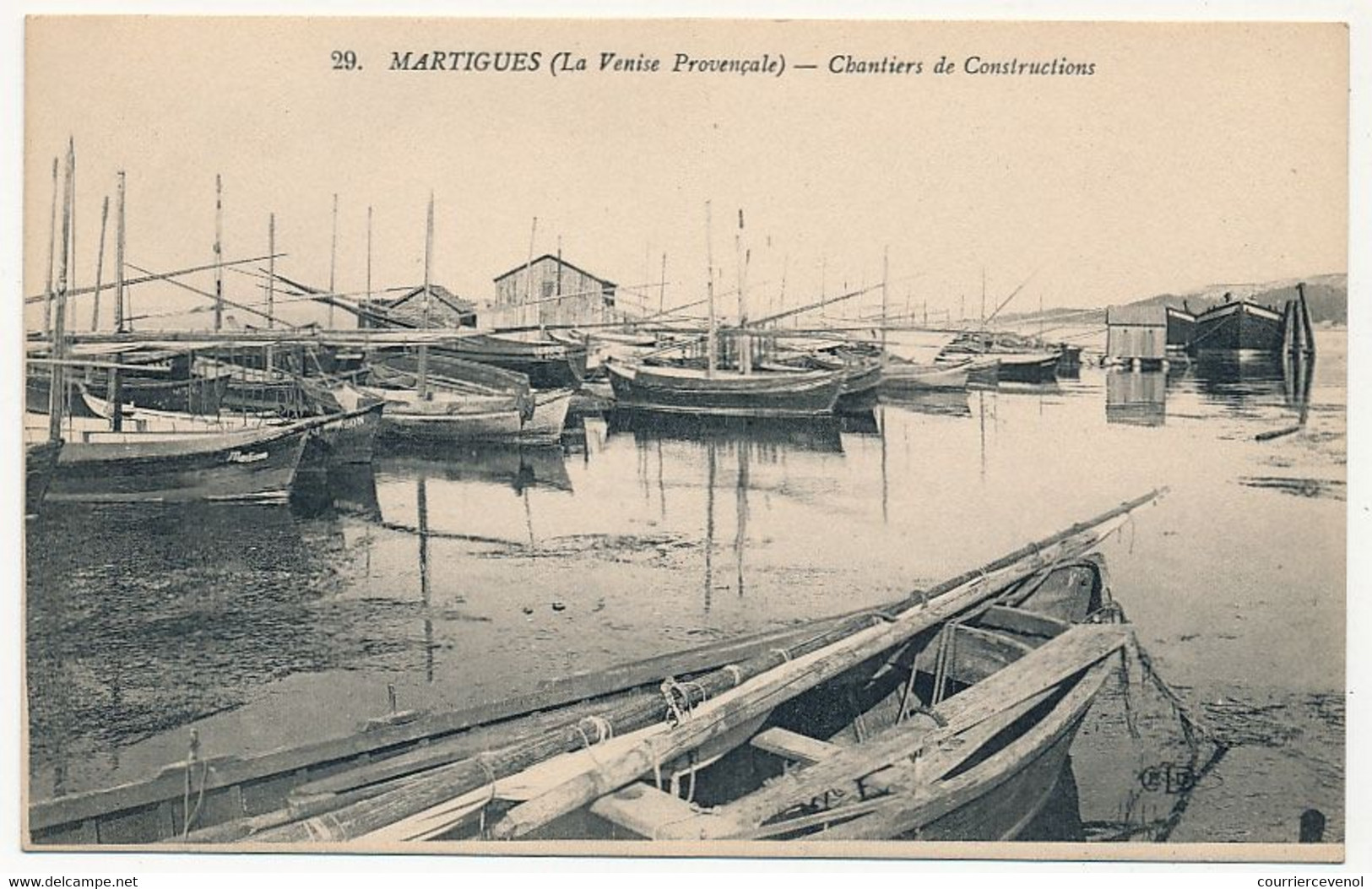 CPA - MARTIGUES (B Du R) - (La Venise Provençale) - Chantiers De Constructions - Martigues