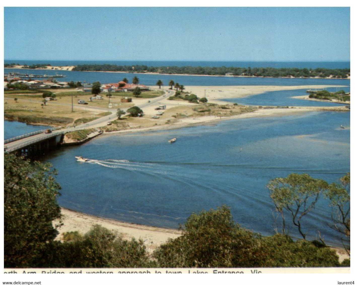 (R 22) Australia - VIC - Lakes Entrance (W8) - Gippsland