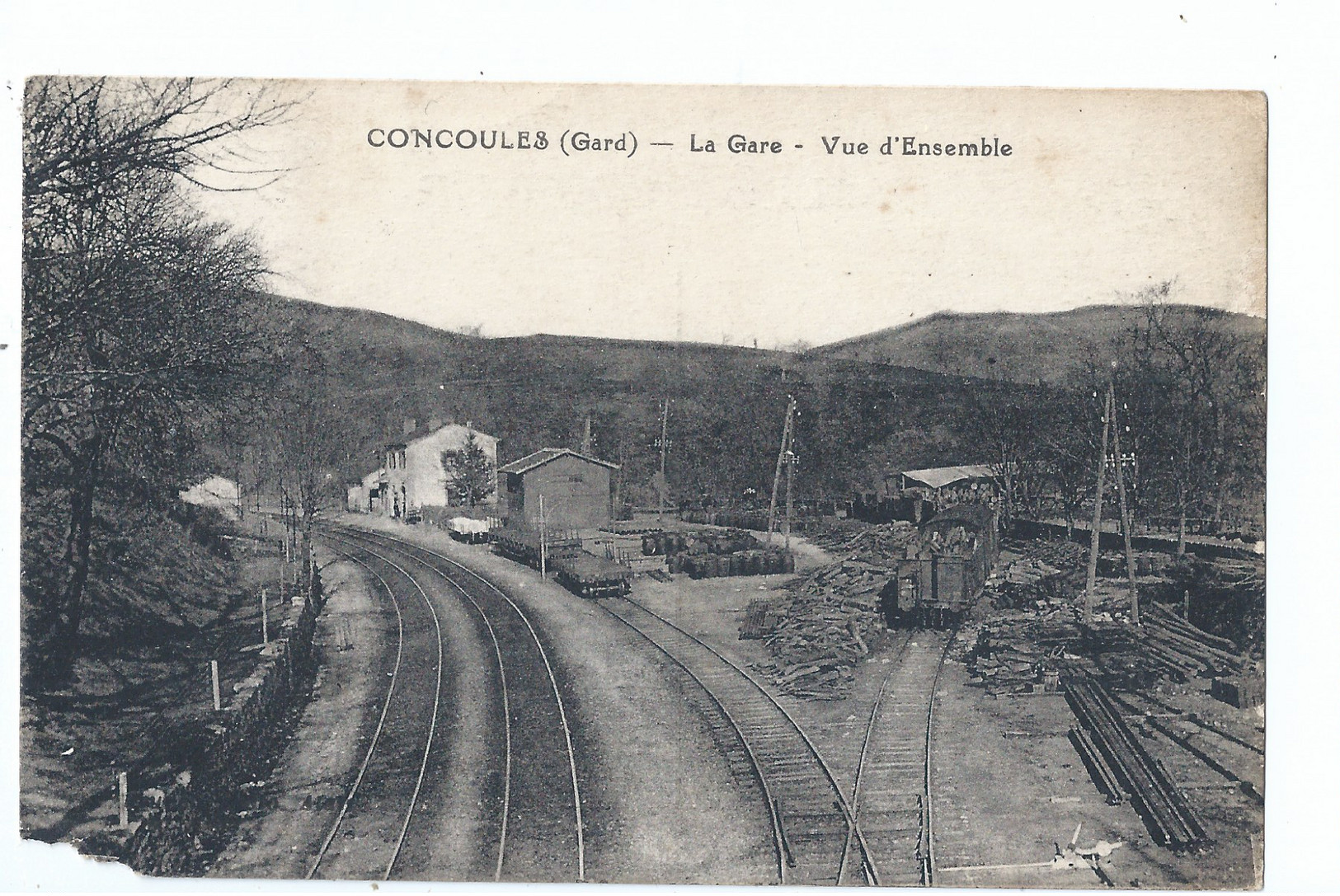 Cpa - Dpt - Concoules -  La Gare - Animation - ( Selection  )  Rare  1927   Etat - Other & Unclassified