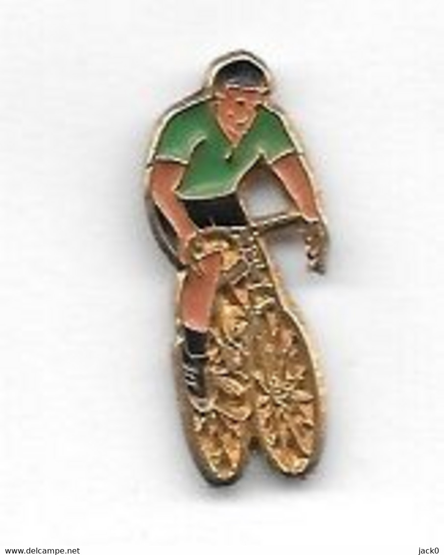 Pin's  Sport  Cyclisme  Vélo  Et  Coureur  Maillot  Vert - Cyclisme