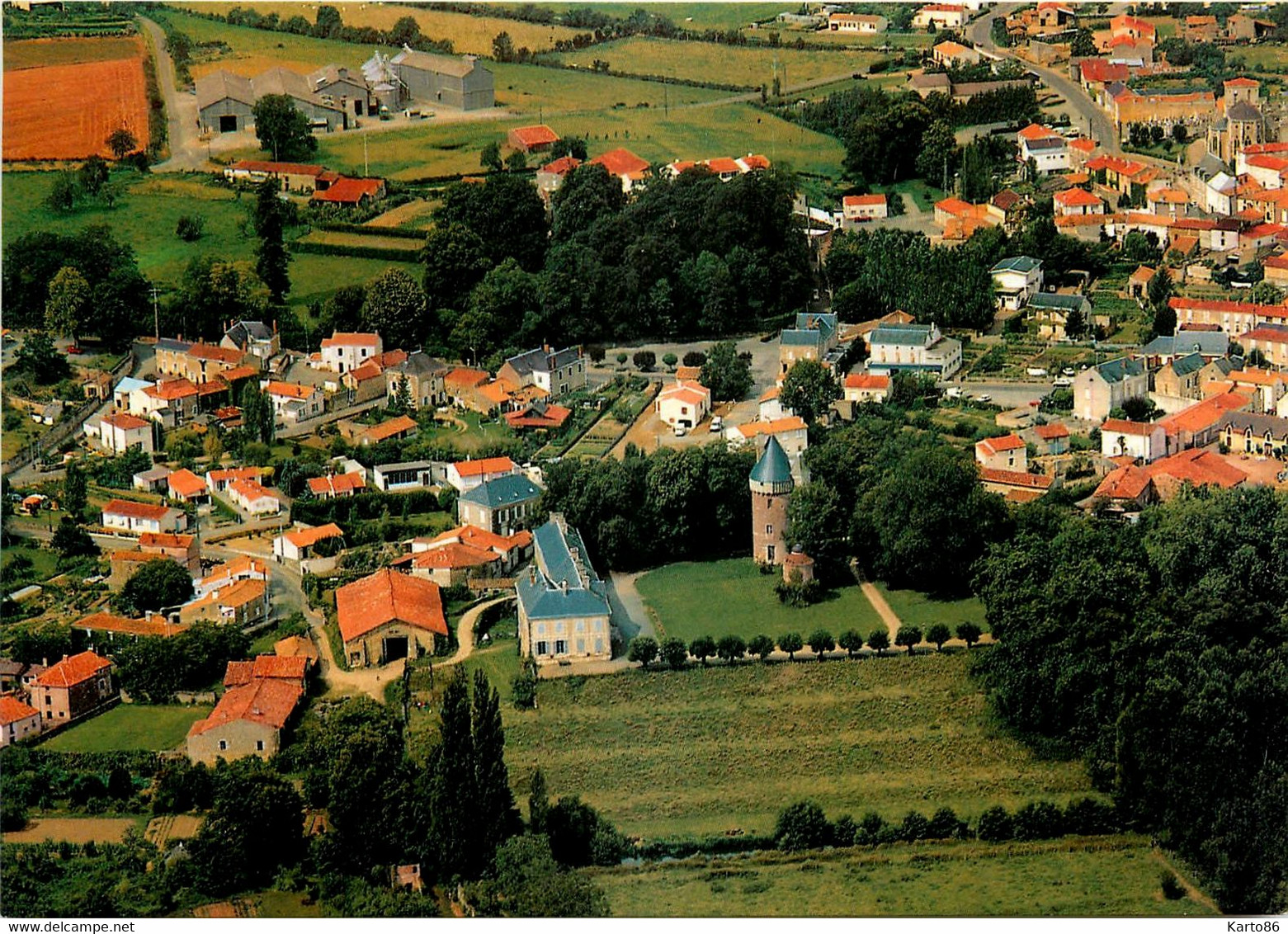 L'hermenault * Vue Générale Aérienne De La Commune - L'Hermenault