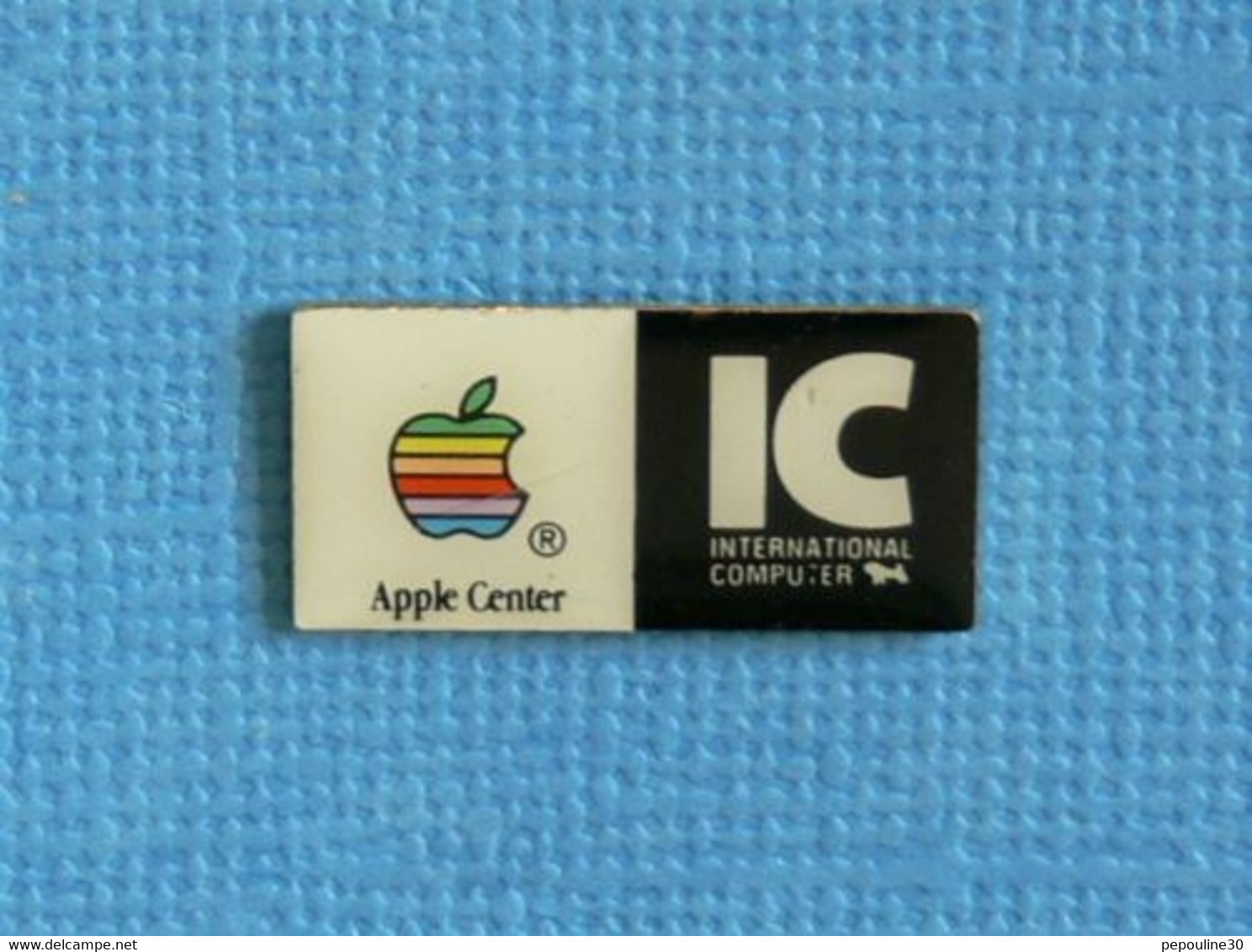 1 PIN'S //  ** APPLE® CENTER / I.C. INTERNATIONAL COMPUTER ** - Computers