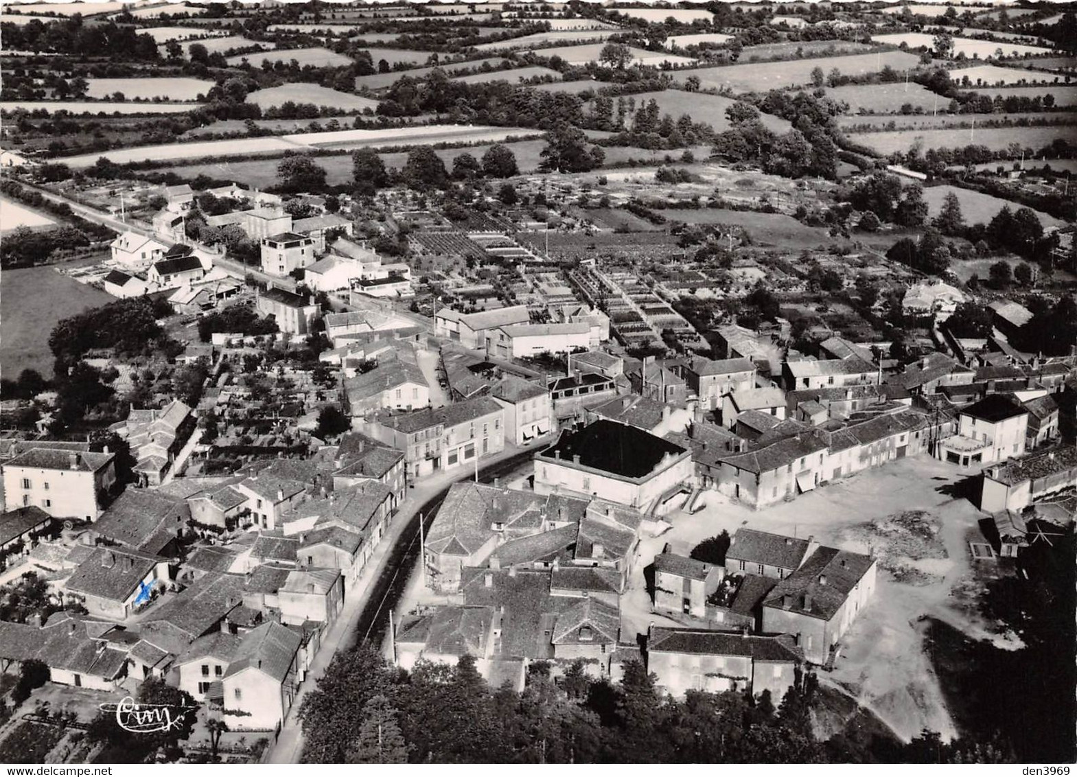 La CHAIZE-le-VICOMTE - Vue Générale Aérienne - La Chaize Le Vicomte