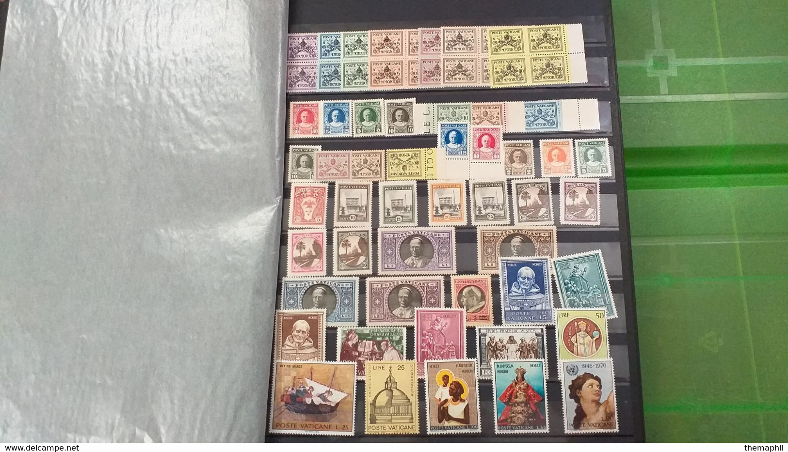 Lot N° TH 588  VATICAN Un Lot De 2 Classeurs , Timbres Neufs . Qq Bonnes Valeurs - Collections (with Albums)