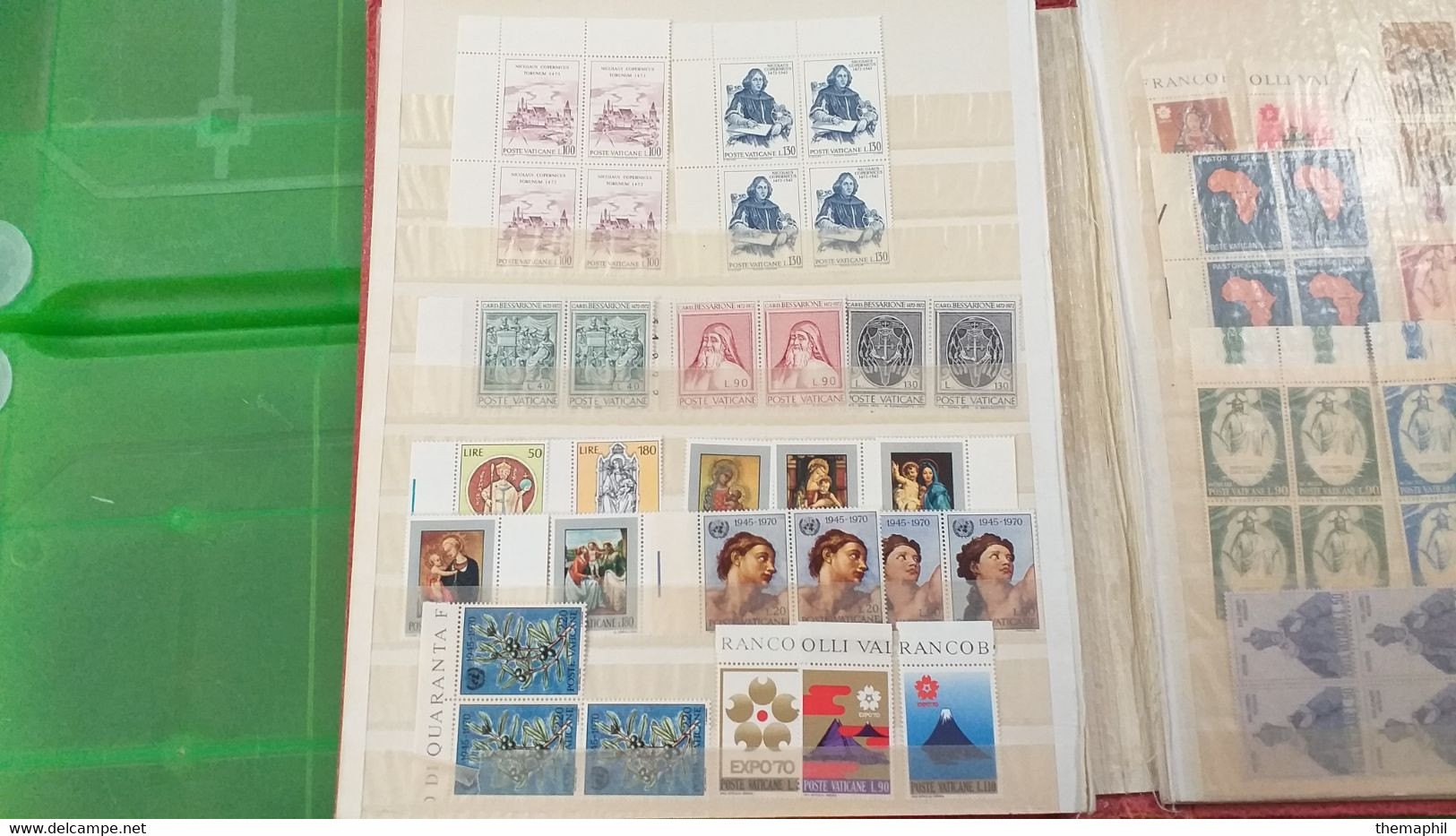 lot n° TH 588  VATICAN un lot de 2 classeurs , timbres neufs . qq bonnes valeurs