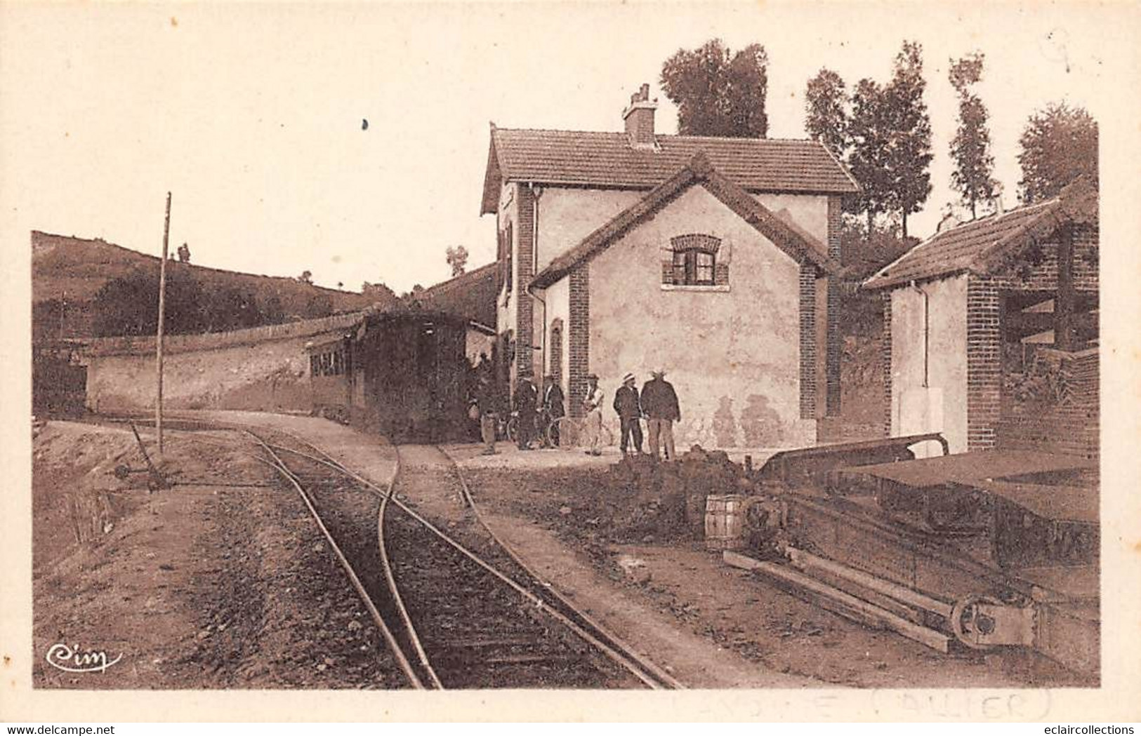 Lavoine            03         Intérieur De La Gare Train             (voir Scan) - Other & Unclassified