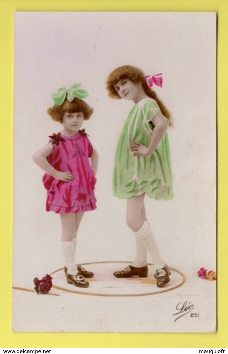 DD / ENFANTS / FILLETTE EN ROBE FUSHIA ET FILLETTE EN ROBE VERTE / 1 JANVIER 1924 - Altri & Non Classificati