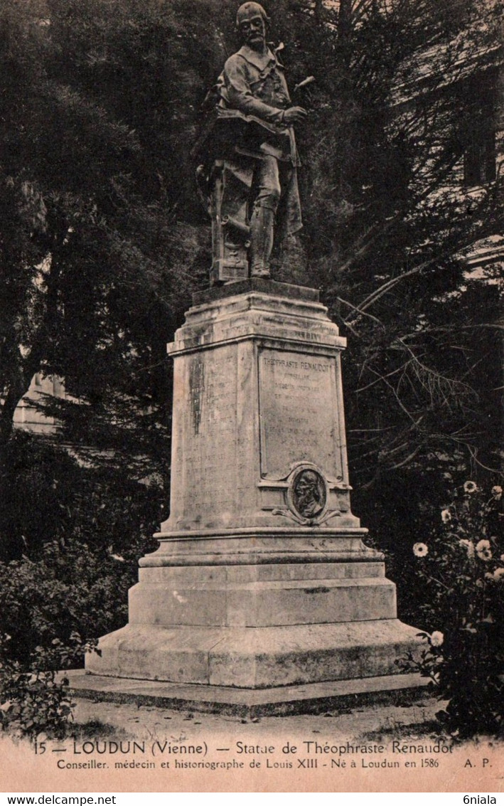 3320  Carte Postale LOUDUN   Statue De Théophraste Renaudot            86 Vienne - Loudun