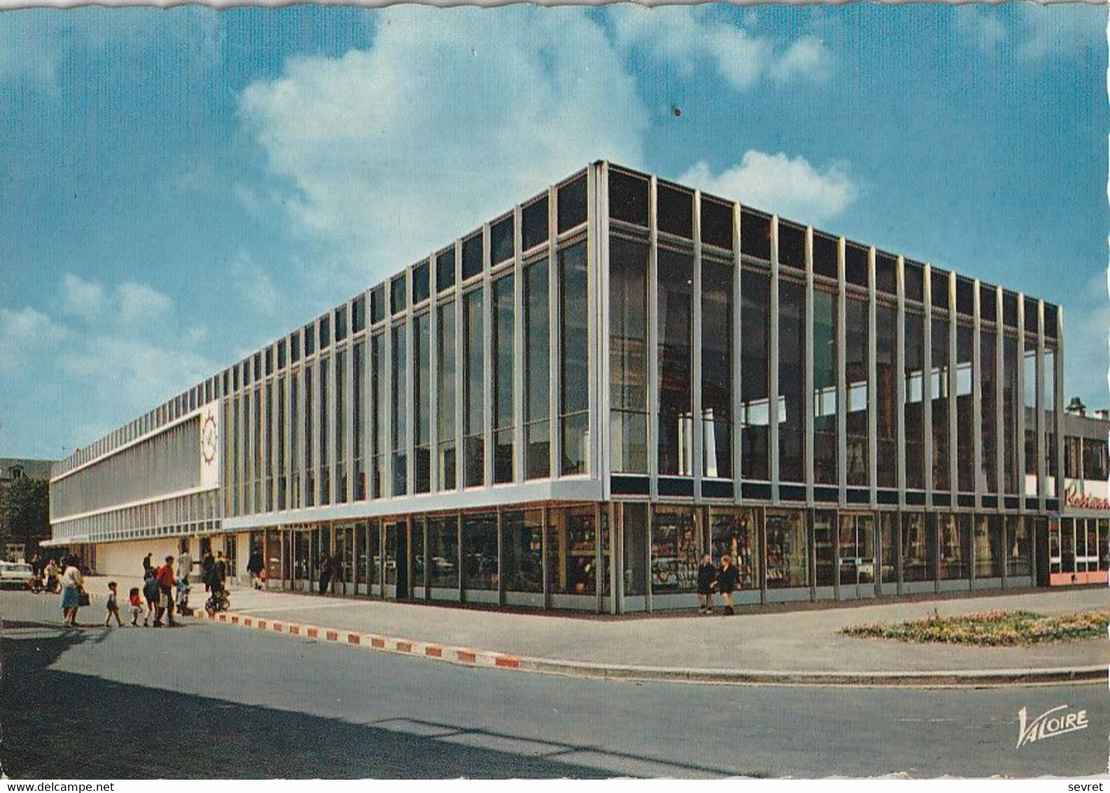 ORLEANS. - La Gare. CPM Dentelée - Orleans