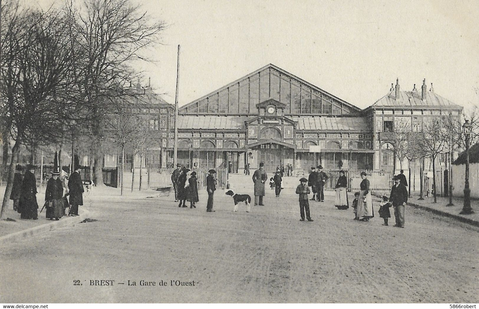 CARTE POSTALE ORIGINALE ANCIENNE : BREST  LA GARE DE L'OUEST  ANIMEE  FINISTERE (29) - Bahnhöfe Ohne Züge