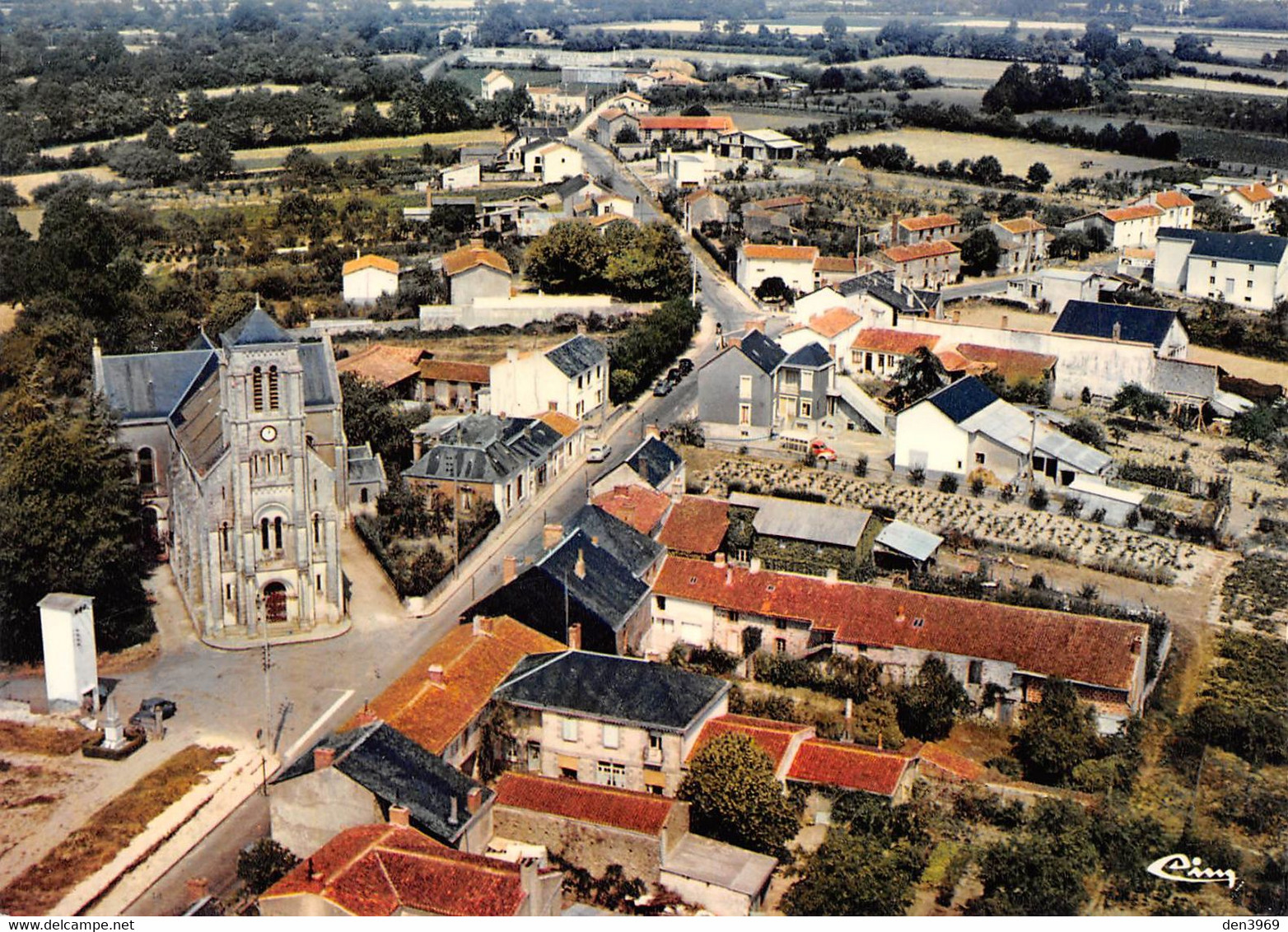 DOMPIERRE-sur-YON - Vue Aérienne - Le Centre Du Bourg - Eglise - Dompierre Sur Yon