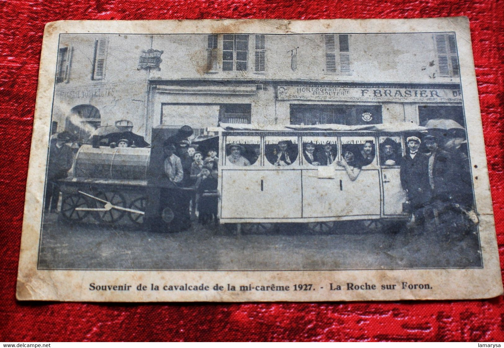 1927- La Roche-sur-Foron [74] Haute Savoie-☛Carte Postale Photo Montage Souvenir Cavalcade Mi-Carême-☛CP En Mauvais état - La Roche-sur-Foron