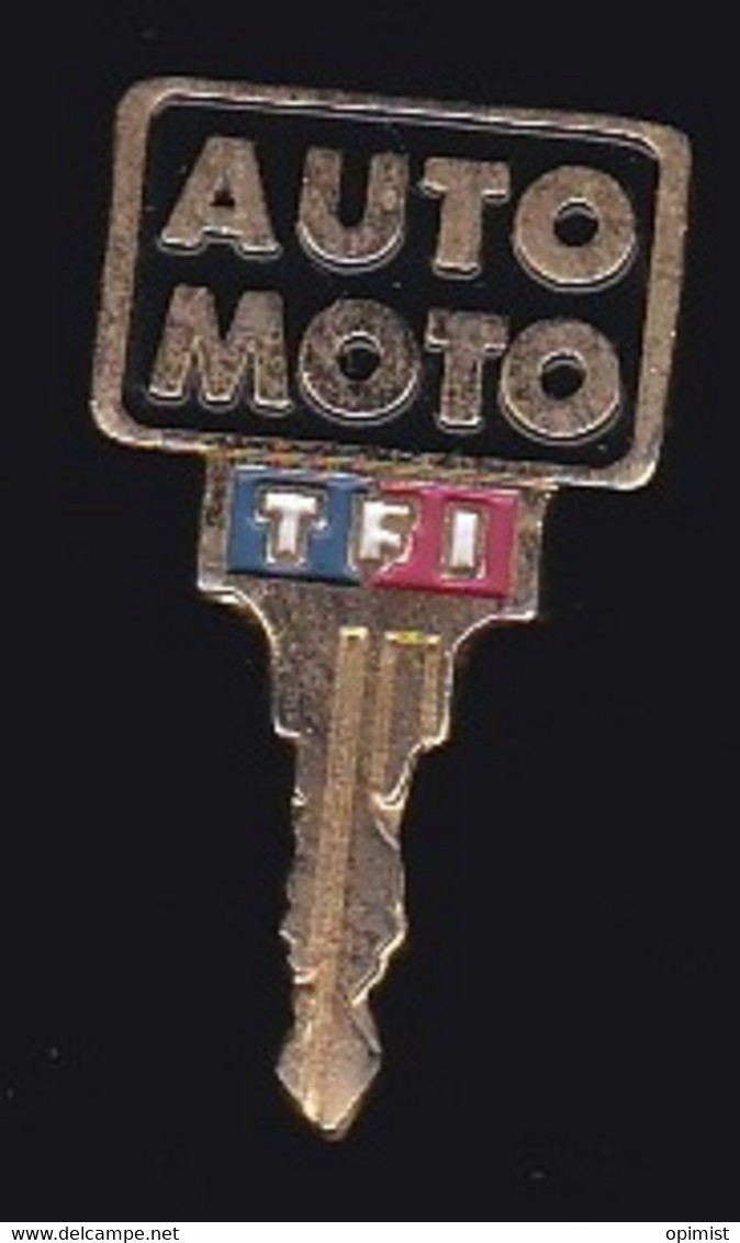 67399- Pin's.télévision.TF1.auto Moto.médias. - Médias