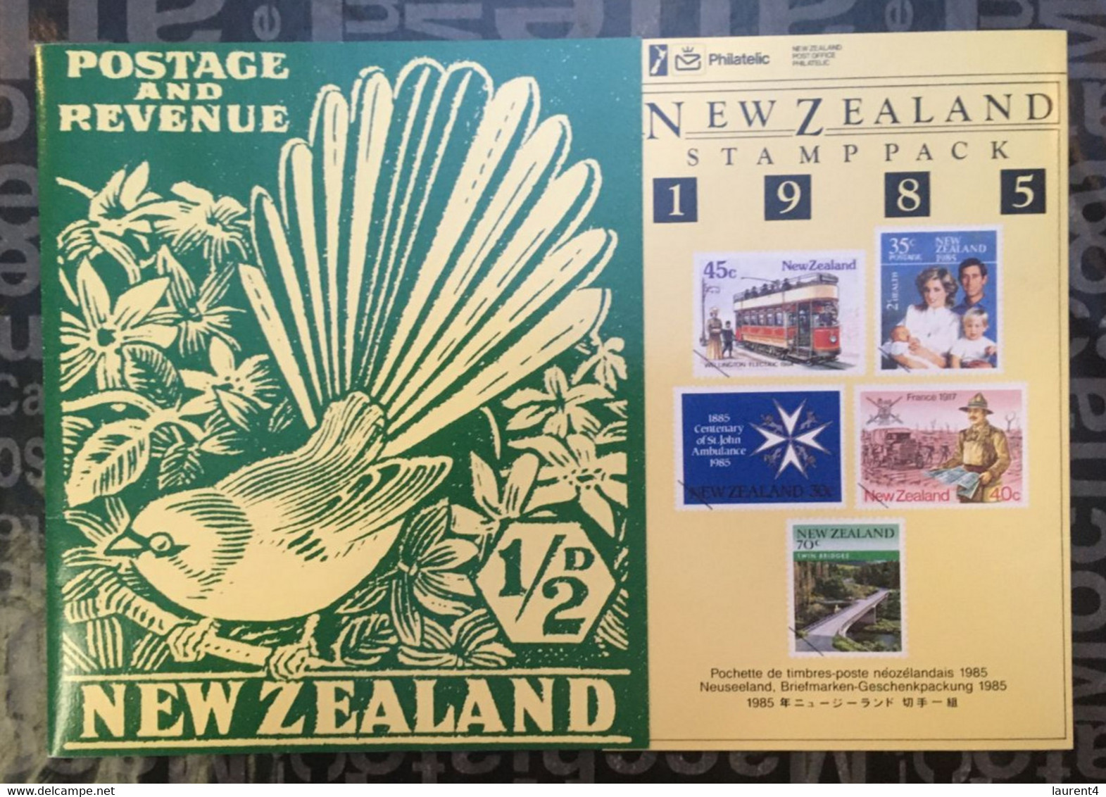 (SIDE LARGE 12-10-2020) New Zealand 1985 Stamp Issue In Presentatyion Pack (with Envelope) - Presentation Packs