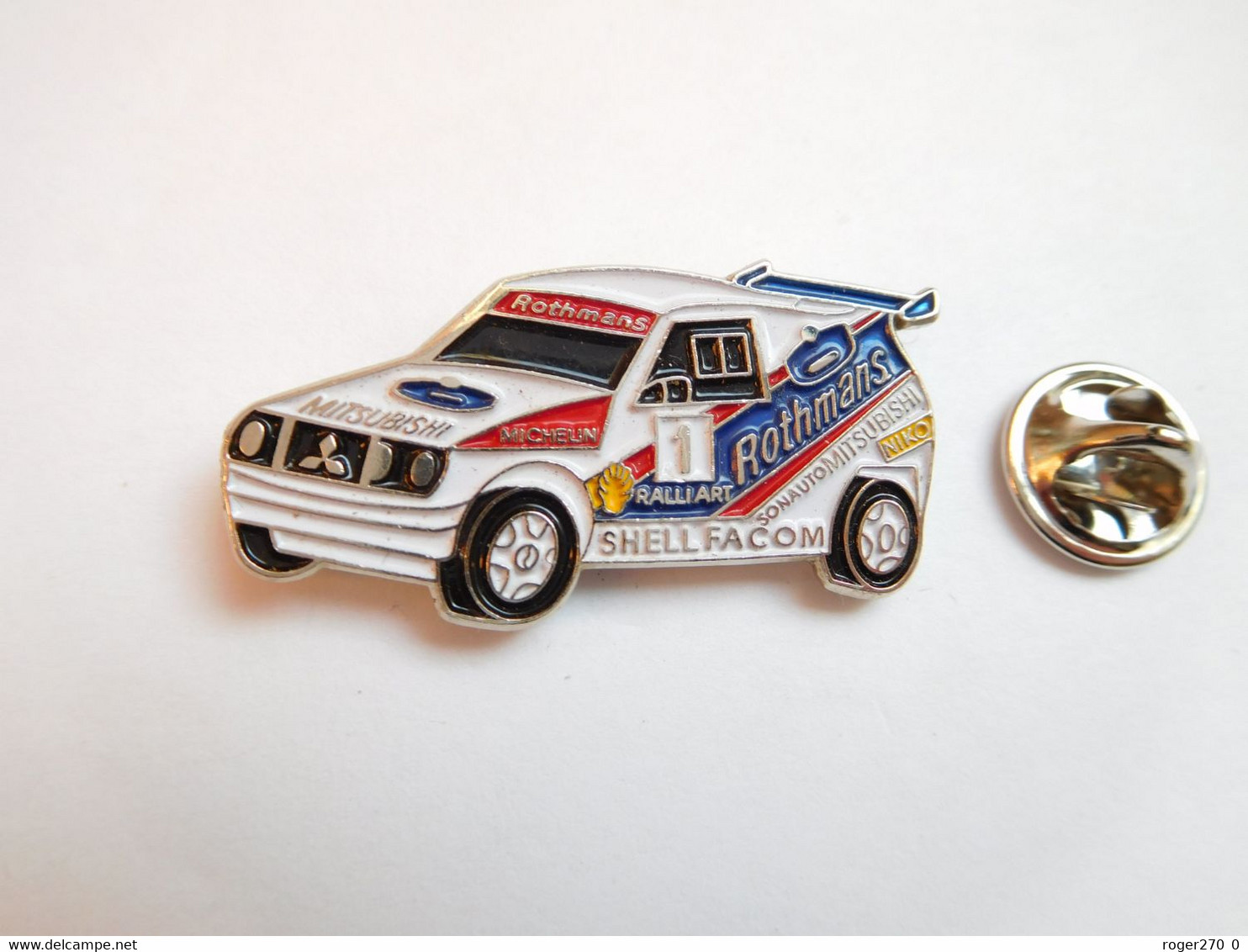 Beau Pin's , Auto Mitsubishi  Rallye Paris Dakar , Lubrifiants Shell , Pneu Michelin , Tabac Rothmans - Mitsubishi