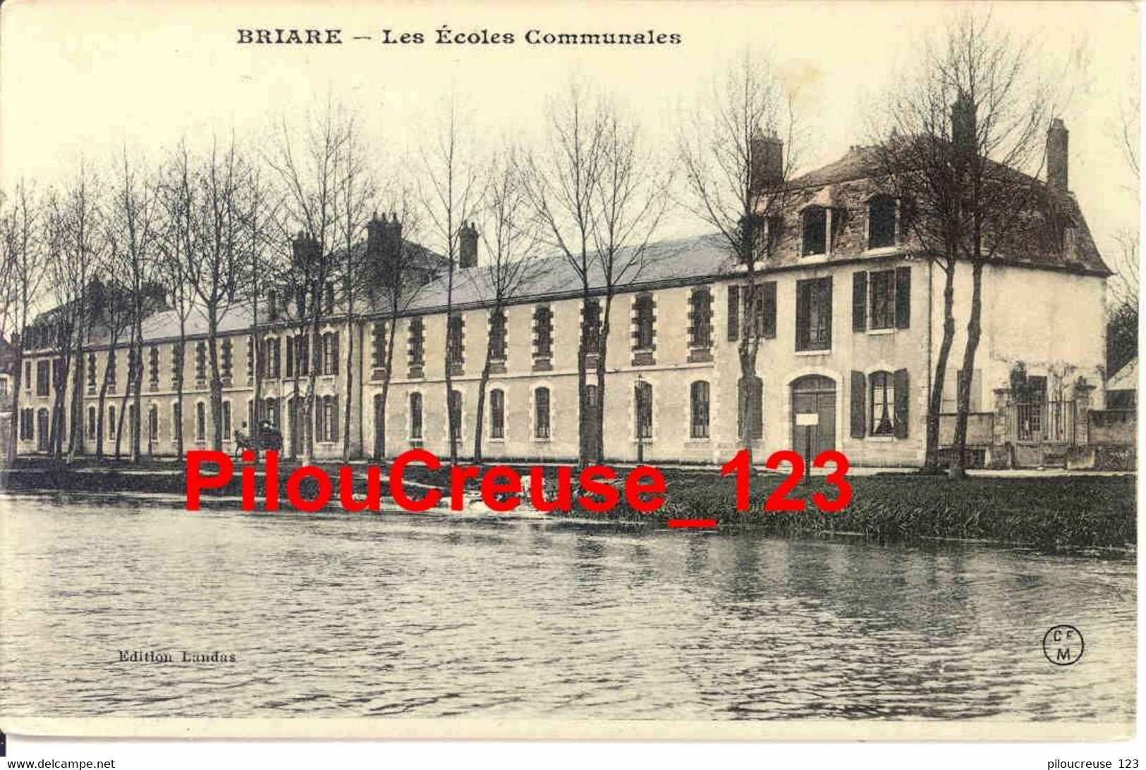 45 Loiret - BRIARE - " Les Ecoles Communales " - CARTE COLORISEE - Briare