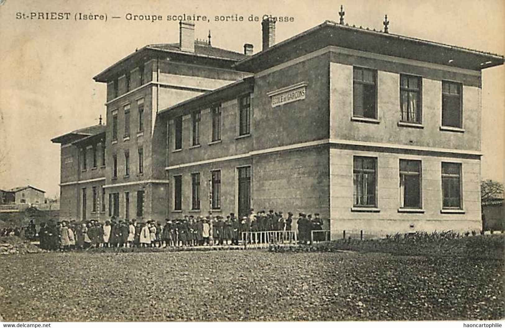 69 Saint Priest  Groupe Scolaire - Saint Priest