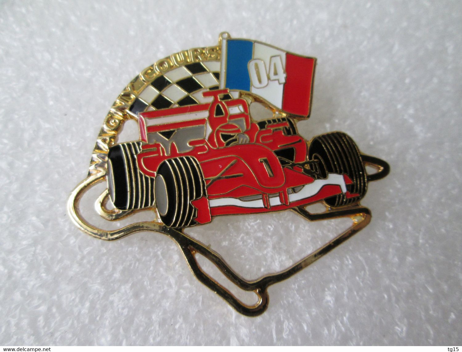 PIN'S FORMULE 1 FERRARI  GRAND PRIX DE FRANCE   MAGNY COURS  2004 M SCHUMACHER 40X35mm - Ferrari