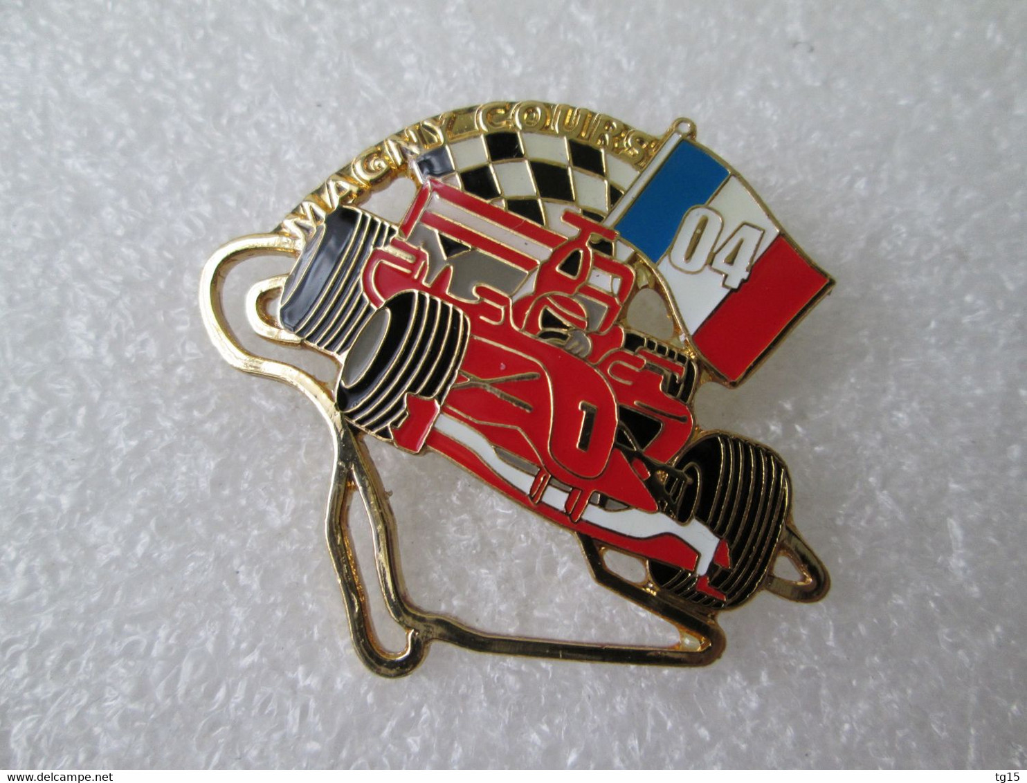 PIN'S FORMULE 1 FERRARI  GRAND PRIX DE FRANCE   MAGNY COURS  2004 M SCHUMACHER 40X35mm - Ferrari