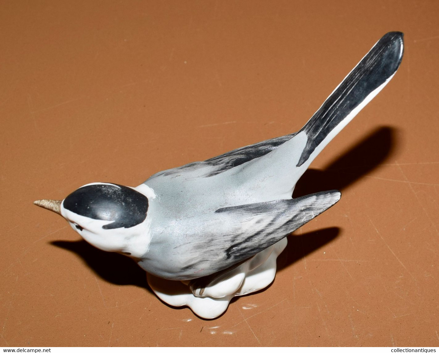 Goebel Porcelain Bird Wagtail - Oiseau Porcelaine Goebel Bergeronnette Grise - Hummel (DEU)