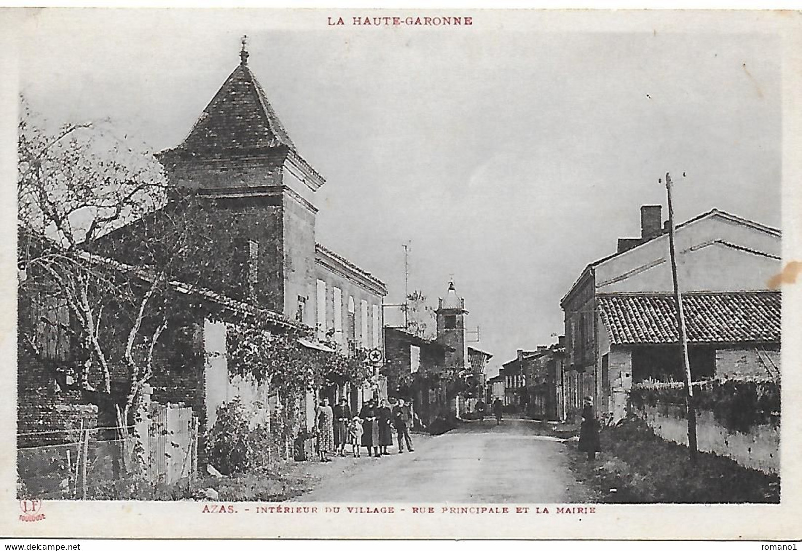 31)   AZAS - Intérieur Du Village Rue Principale Et La Mairie - Verfeil