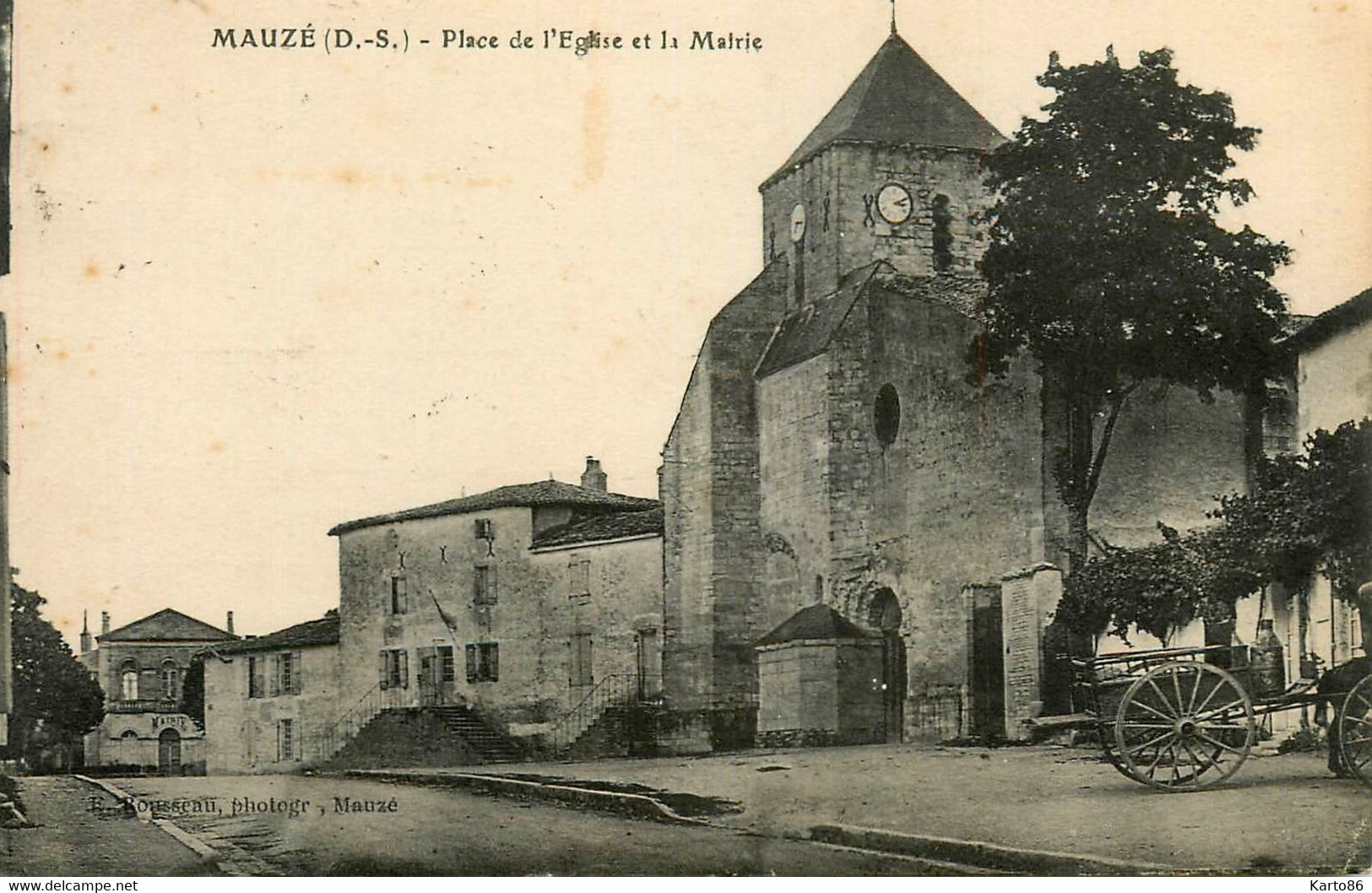 Mauzé * Rue Et Place De L'église Et De La Mairie - Mauze Sur Le Mignon