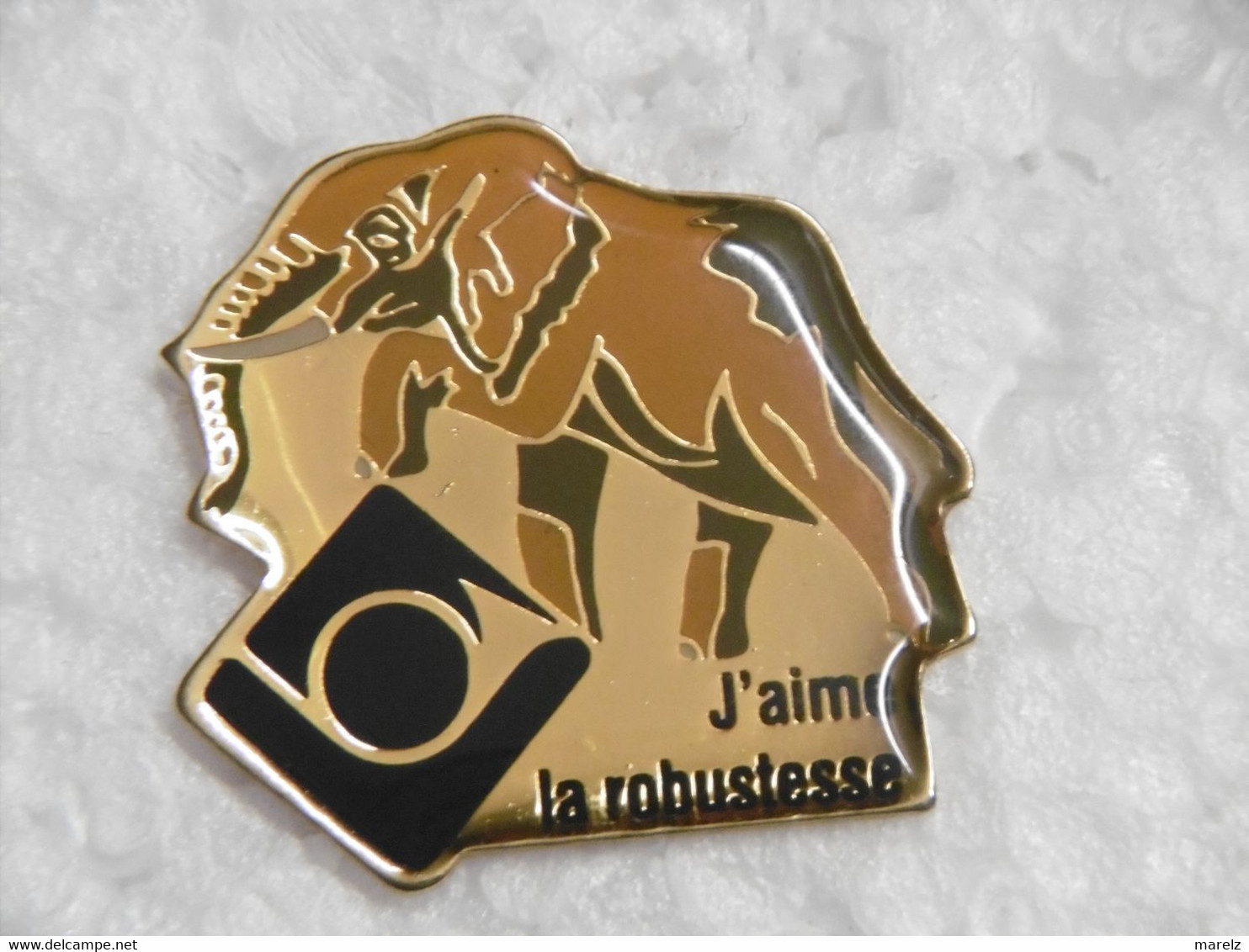 Pin's - Animaux ELEPHANT (ELEFANT) "J'aime La Robustesse" - Tiere