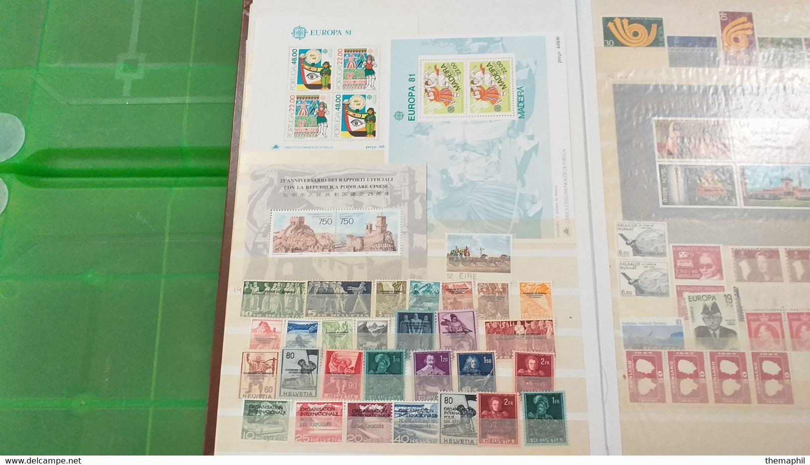 lot n° TH 610  EUROPE et divers un bon classeur de timbres neufs xx et quelques obl.