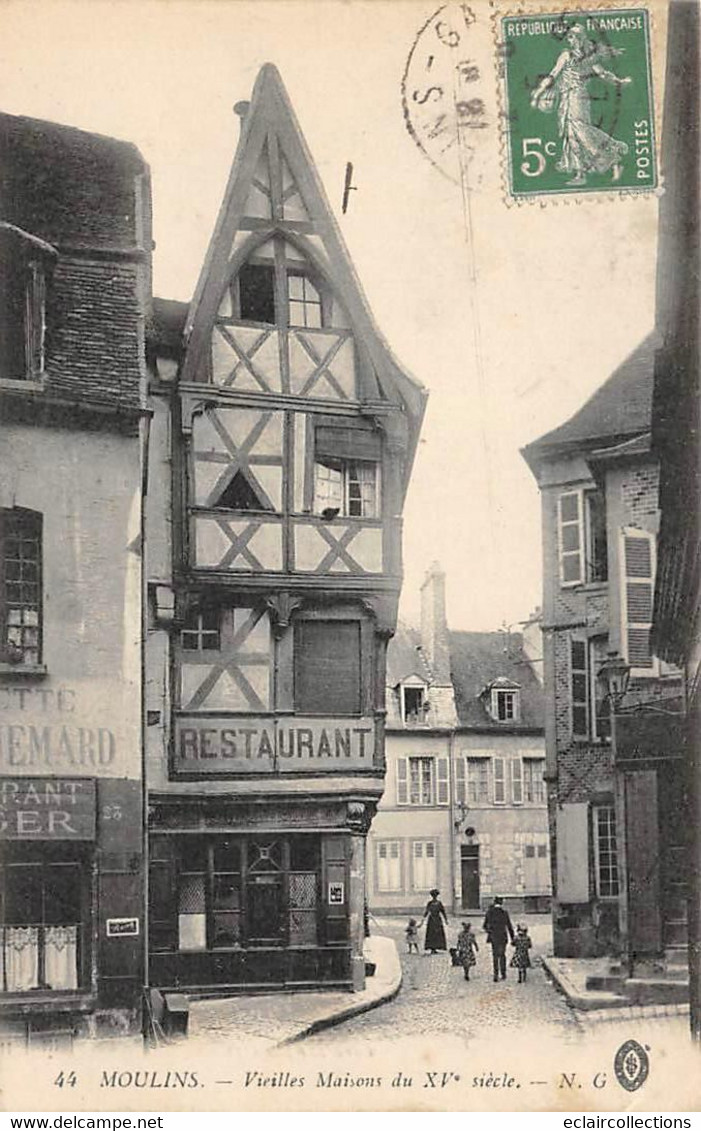 Moulins          03        Vieilles Maison Du 15 ème. Maisons A Colombages     (voir Scan) - Moulins