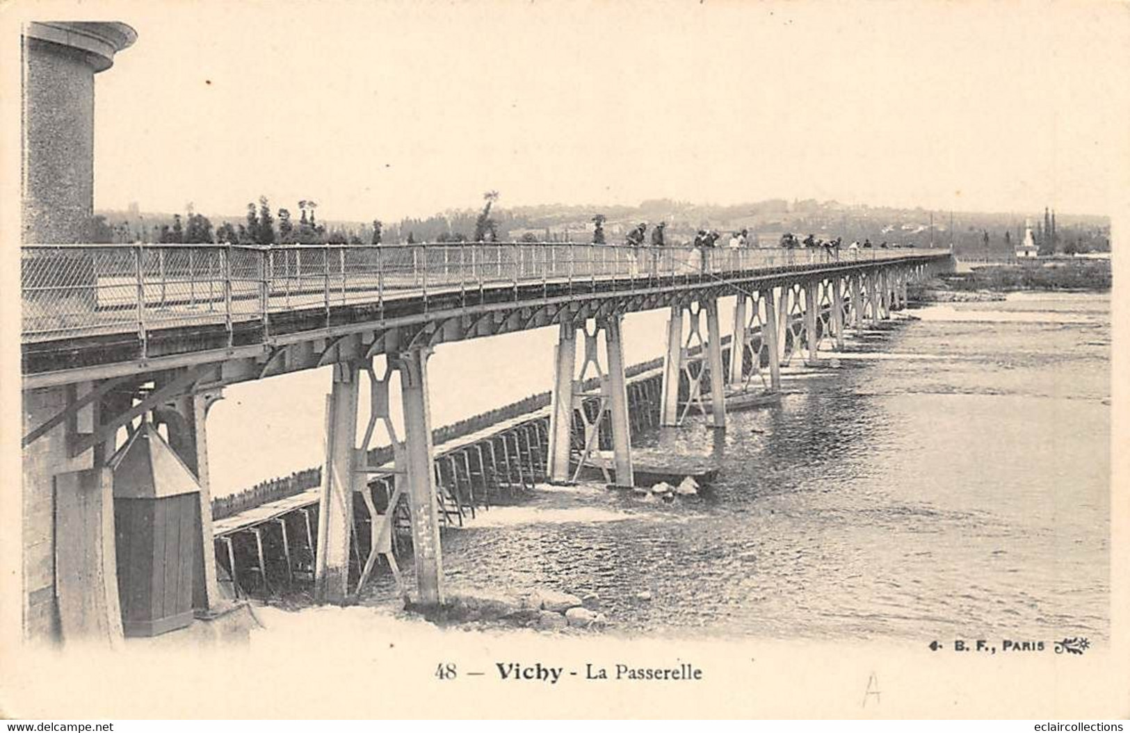 Vichy           03      La Passerelle      (voir Scan) - Vichy