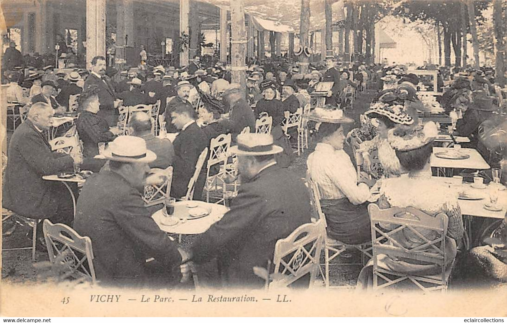 Vichy           03         Le Parc. La Restauration   (voir Scan) - Vichy
