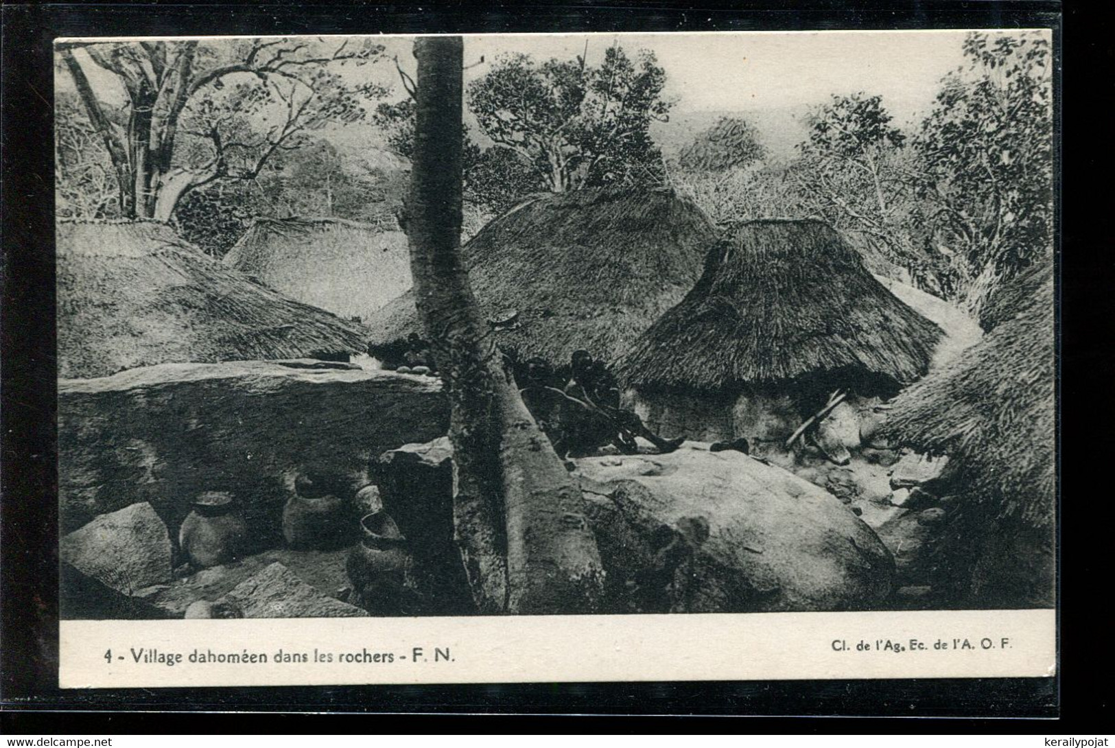 Dahomey Village Dahomeen Dans Les Rochers__(4614) - Dahomey