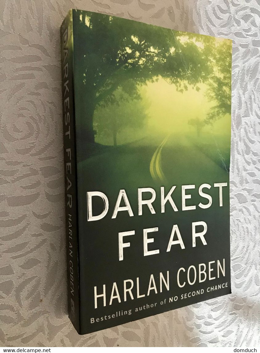 Edition ORION    DARKEST FEAR    Bestselling Author Of NO SECOND CHANCE    HARLAN COBEN    339 Pages - 2000 - Entertainment