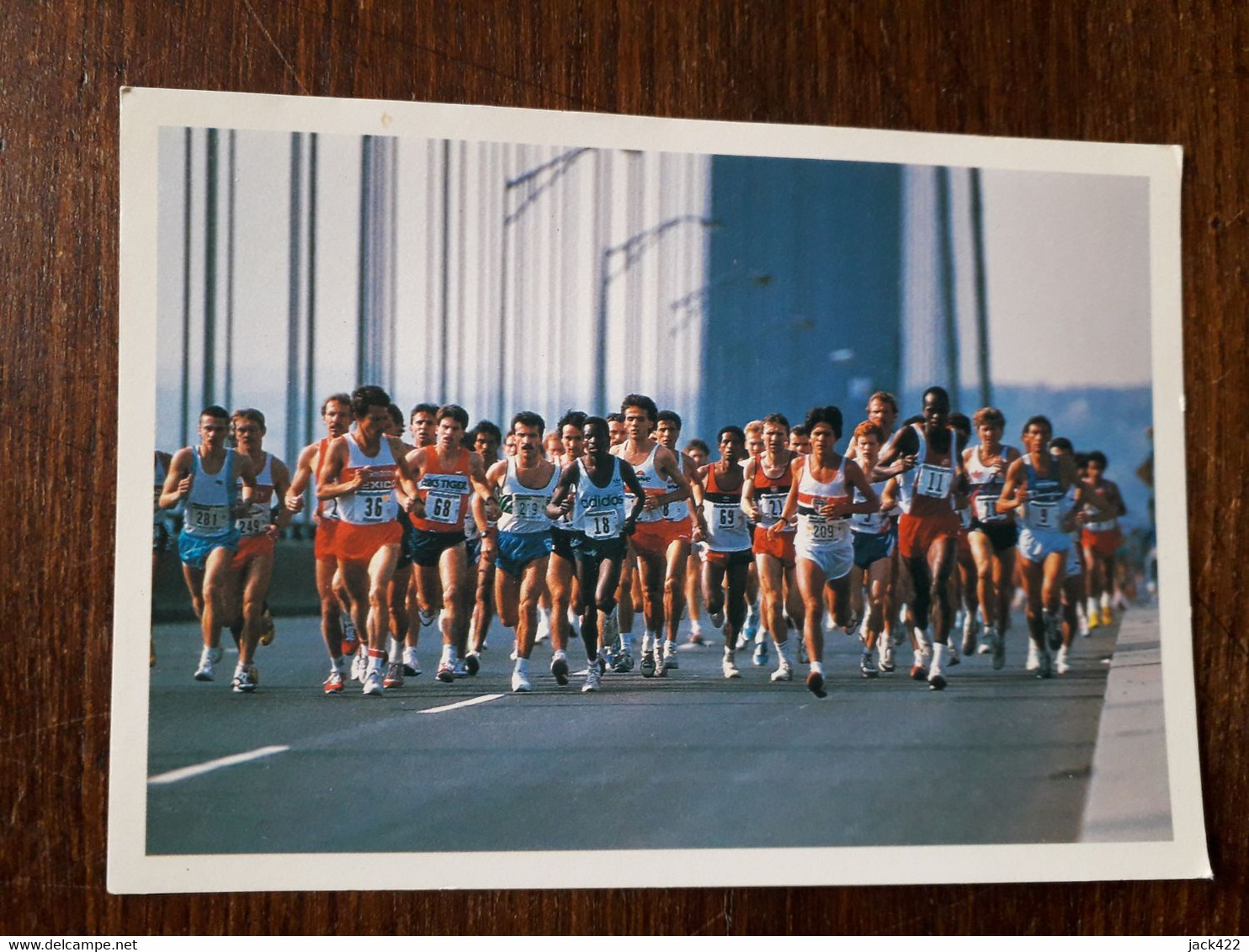 L31/499 Marathon De New York - La Traversée Du Pont De Verrazano - Bruggen En Tunnels