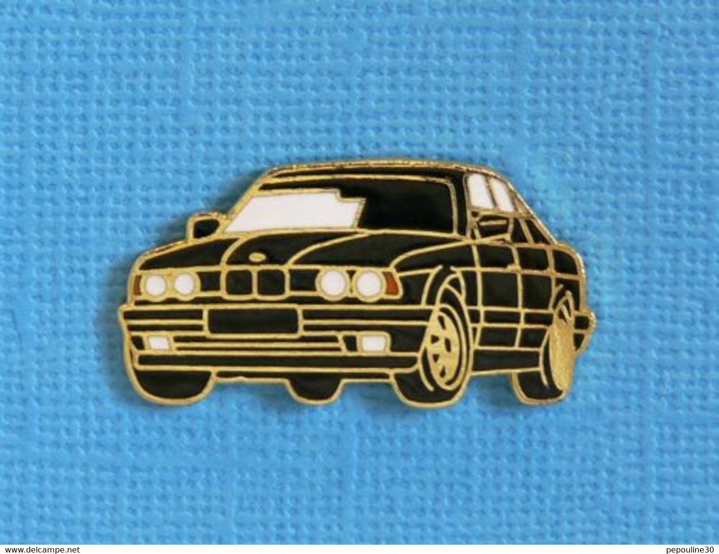 1 PIN'S //  ** BMW M5 1990 ** . (BMW M5) - BMW