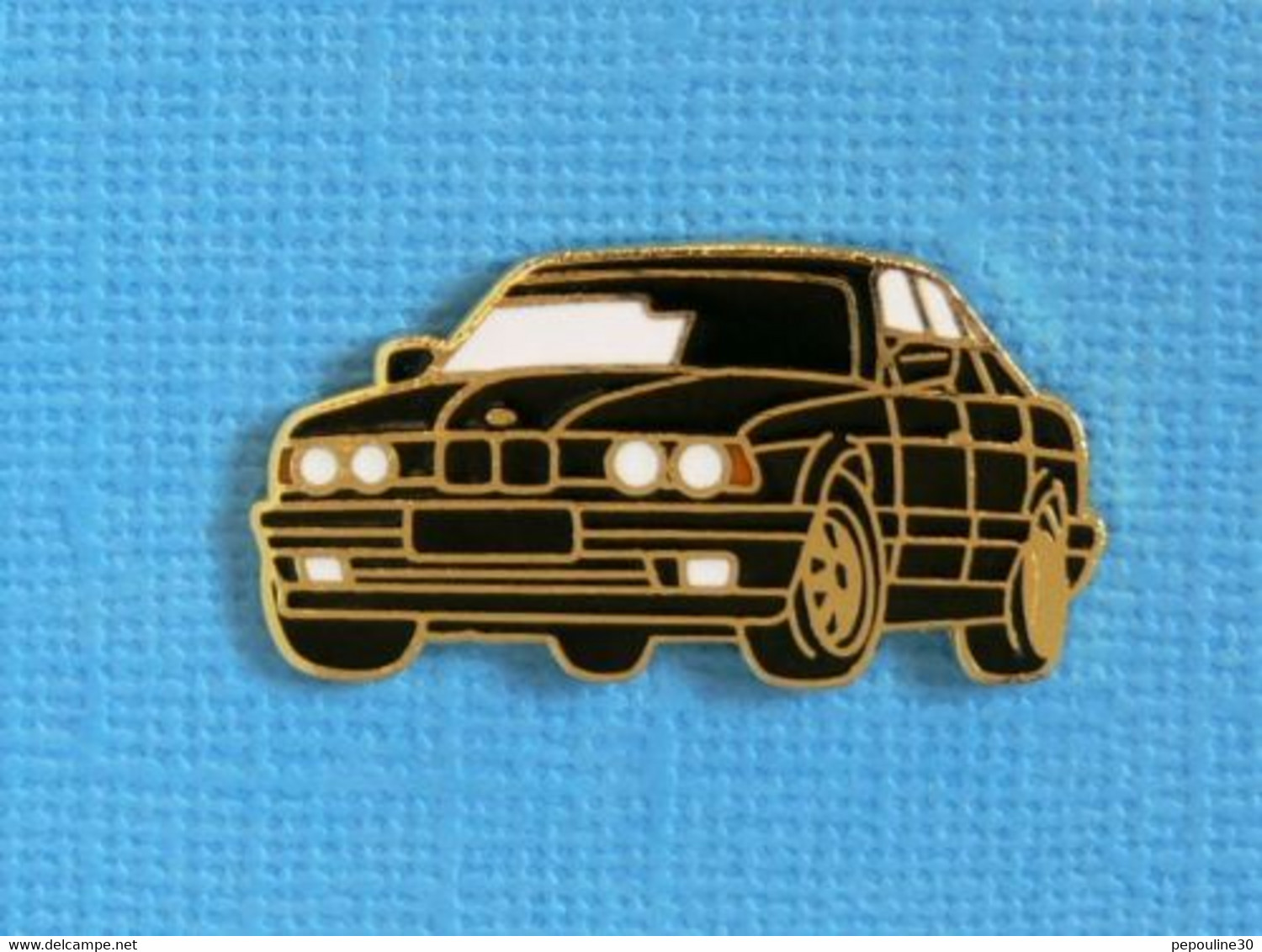 1 PIN'S //  ** BMW M5 1990 ** . (BMW M5) - BMW